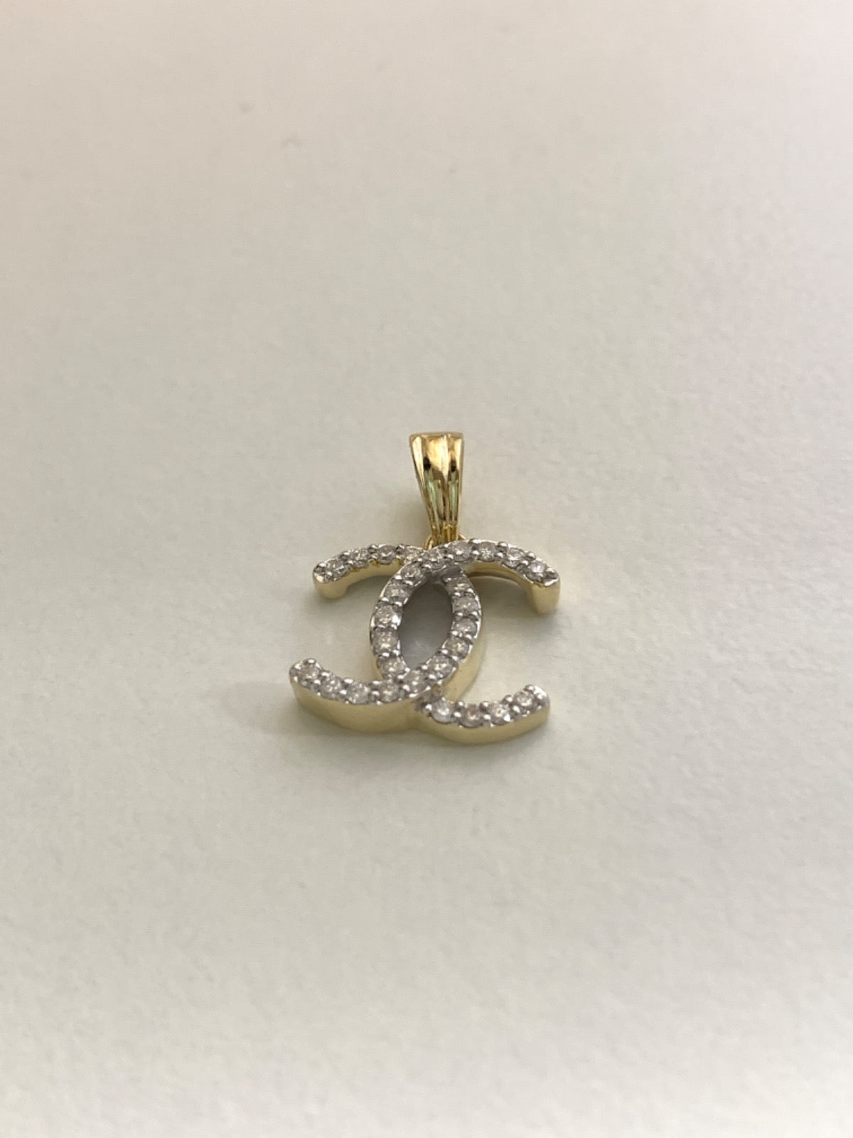 14K Yellow Gold Chanel Pendant with Diamond