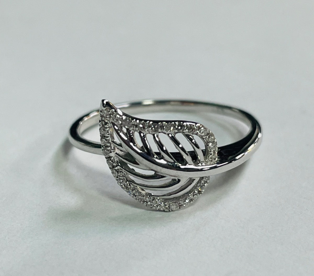 14K White Gold Ring with Diamond