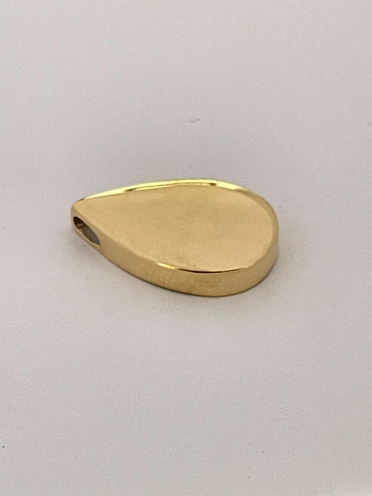 18K Yellow Gold Drop Pendant