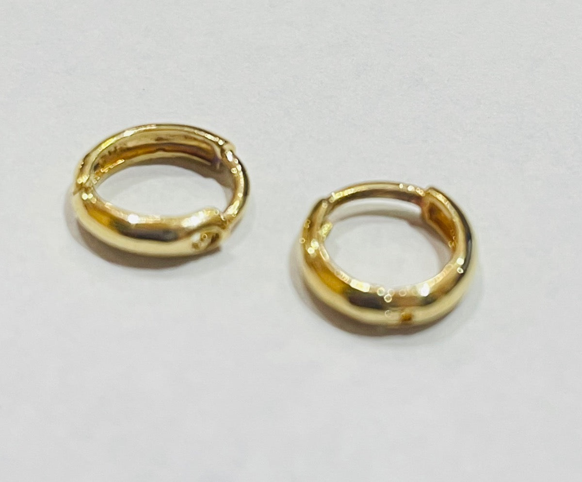 18K Yellow Gold Earring