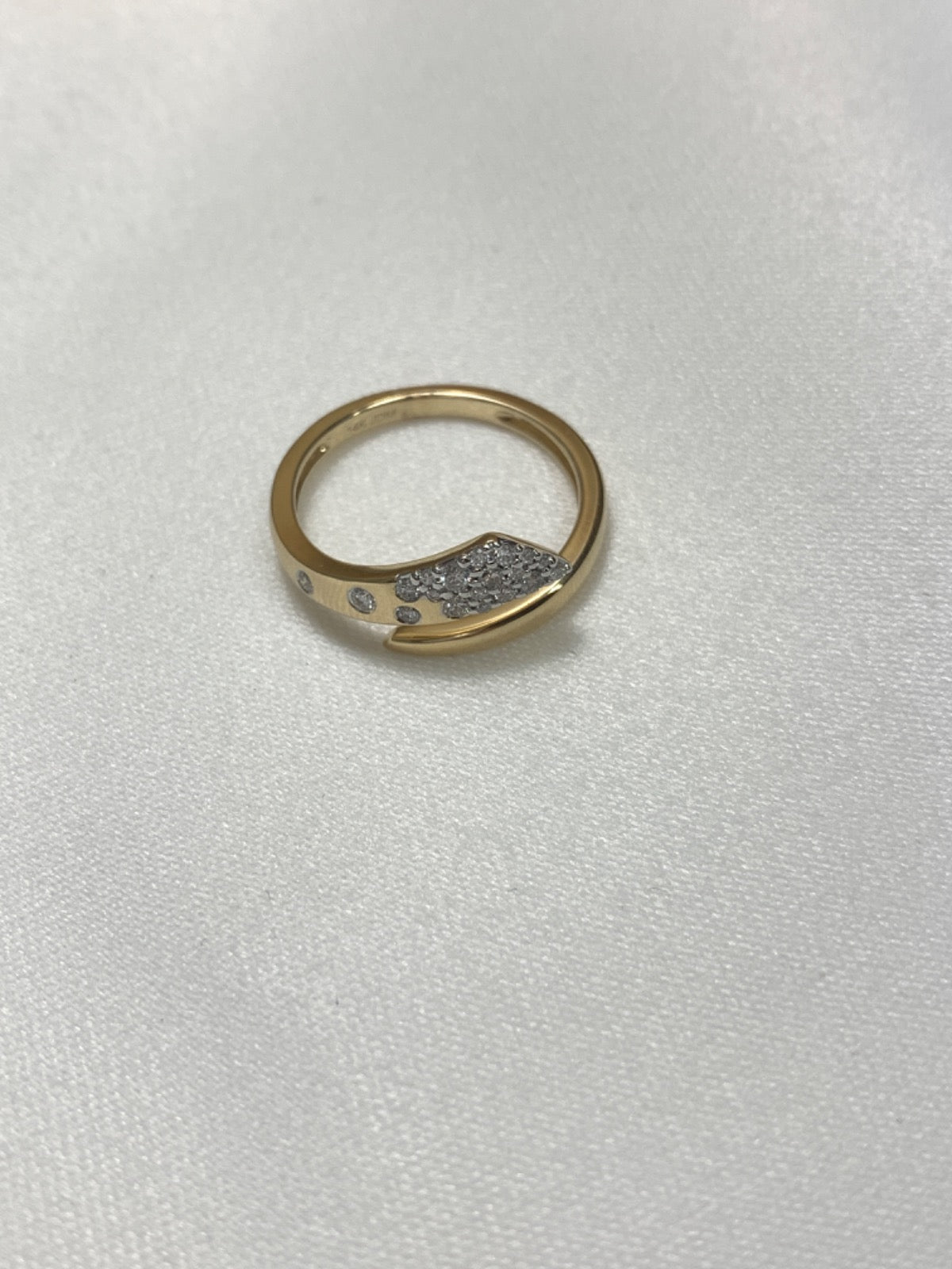 14K Yellow Gold Ring with Diamond