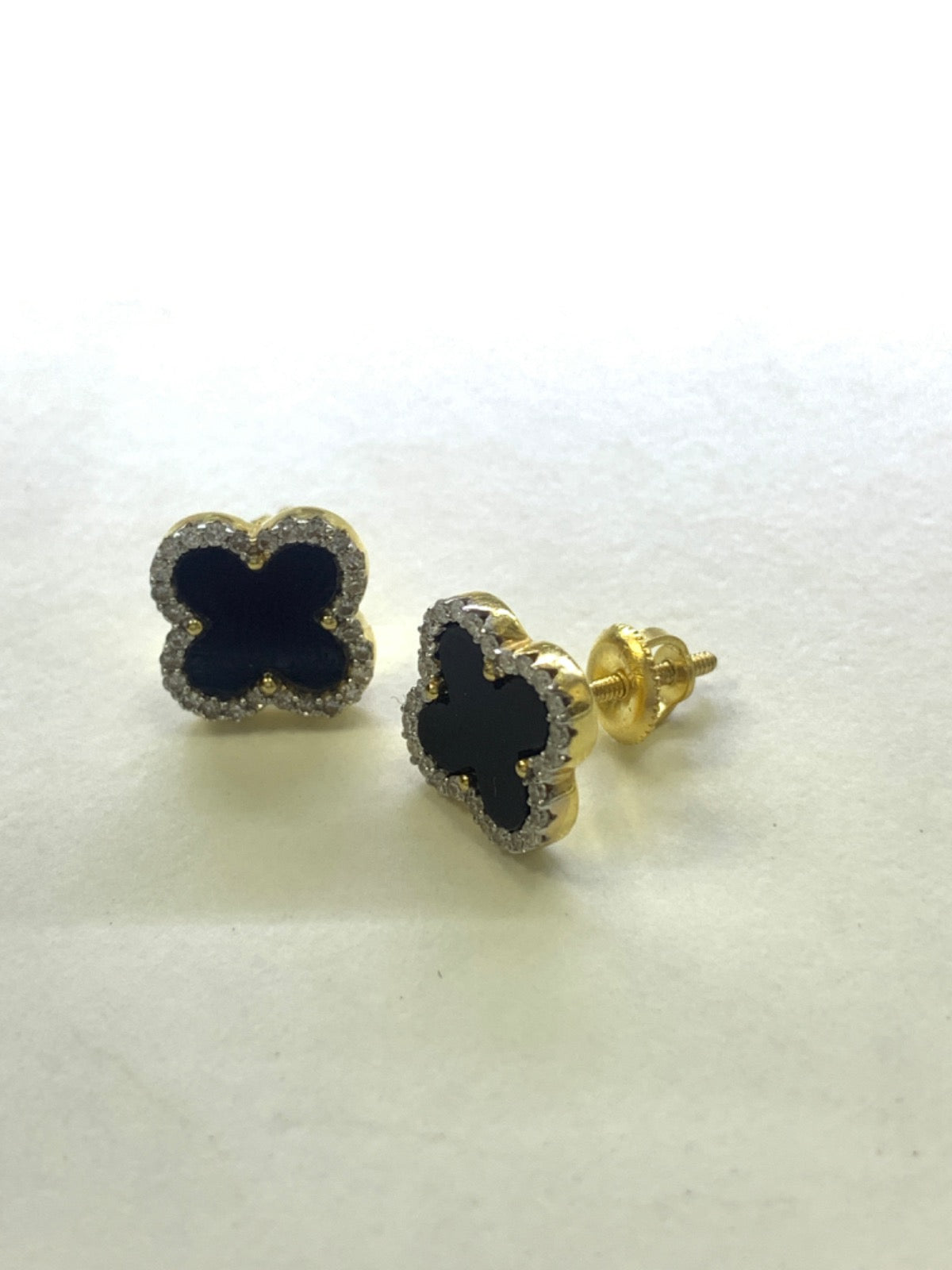 Brincho de trevo de ouro amarelo de 14k com diamante