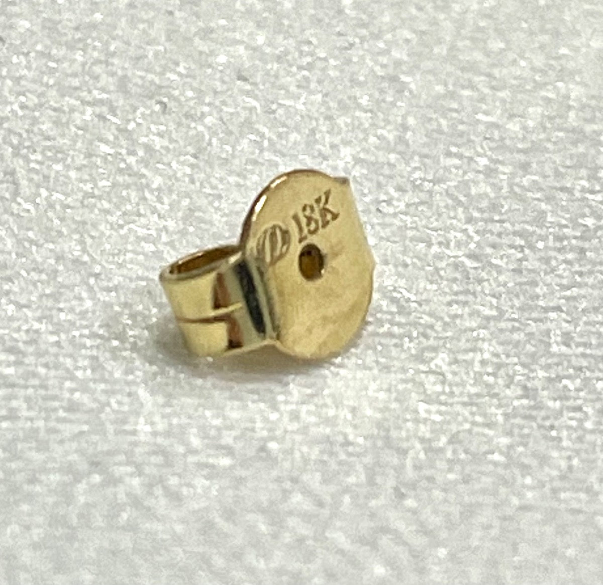 18K Yellow Gold Push Back Piercing
