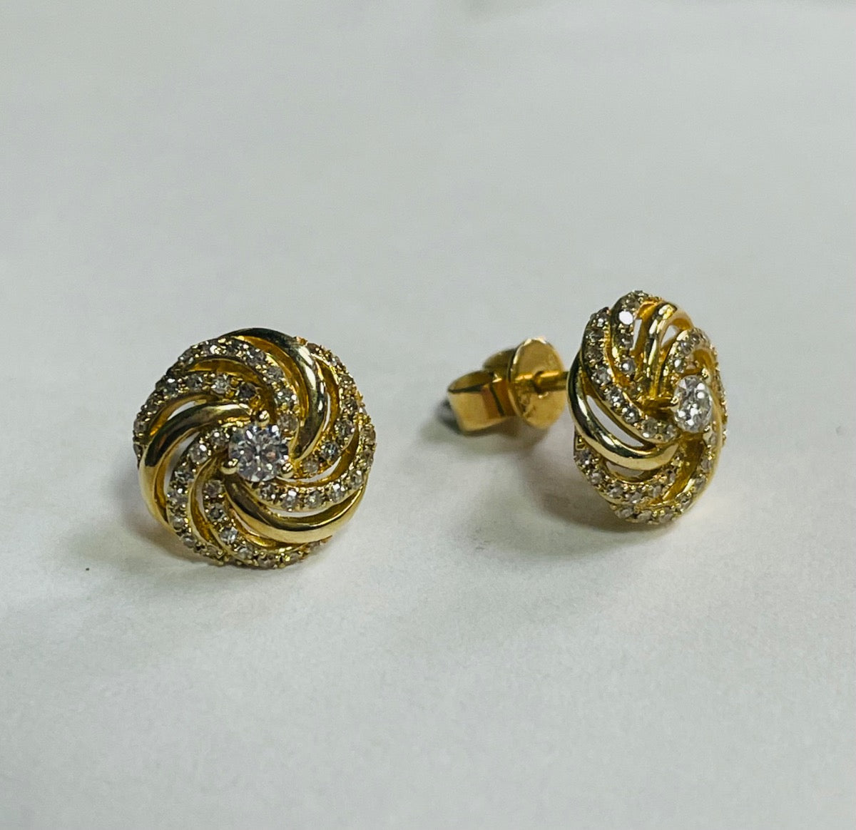 14K Yellow Gold Earring with Diamond