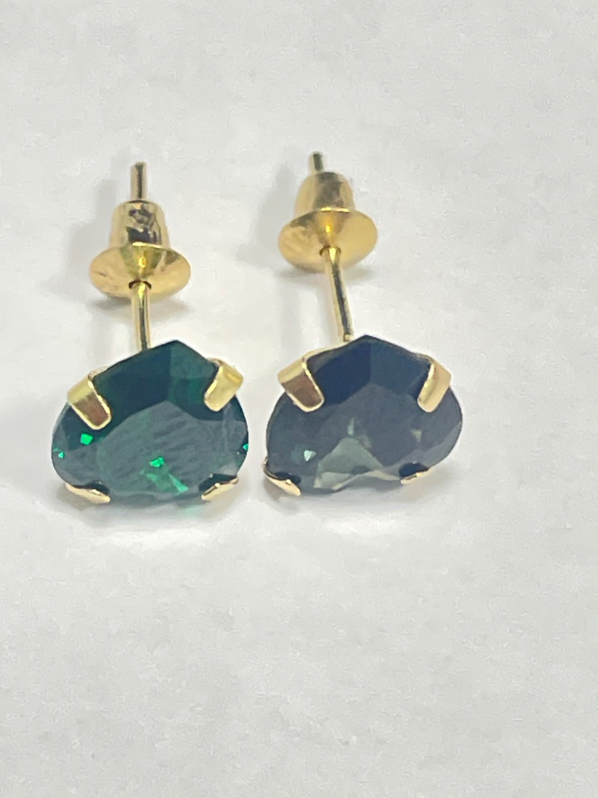 18K Yellow Gold Green Heart Earring with CZ