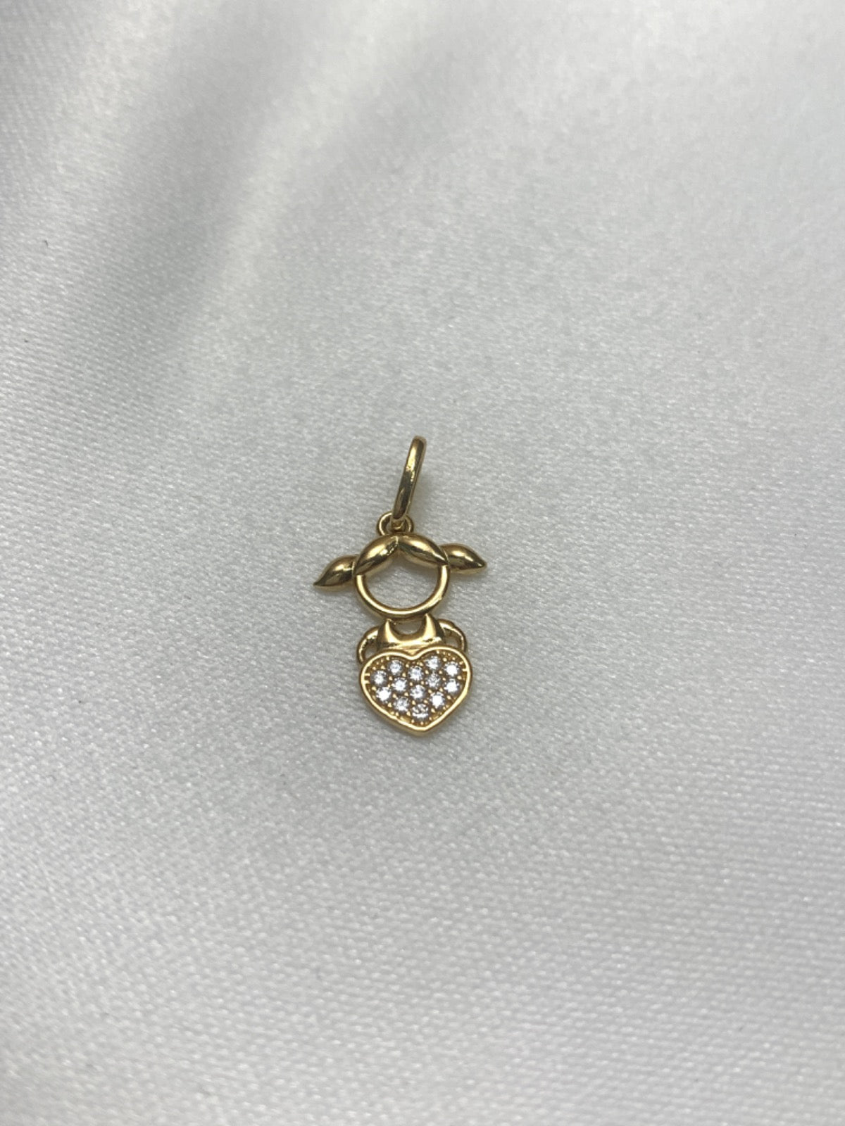 18K Yellow Gold Pendant with CZ