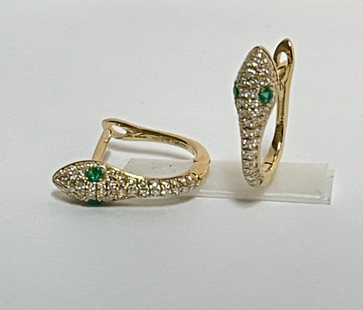 18K Yellow Gold Snake Earring with Diamond and Emerald