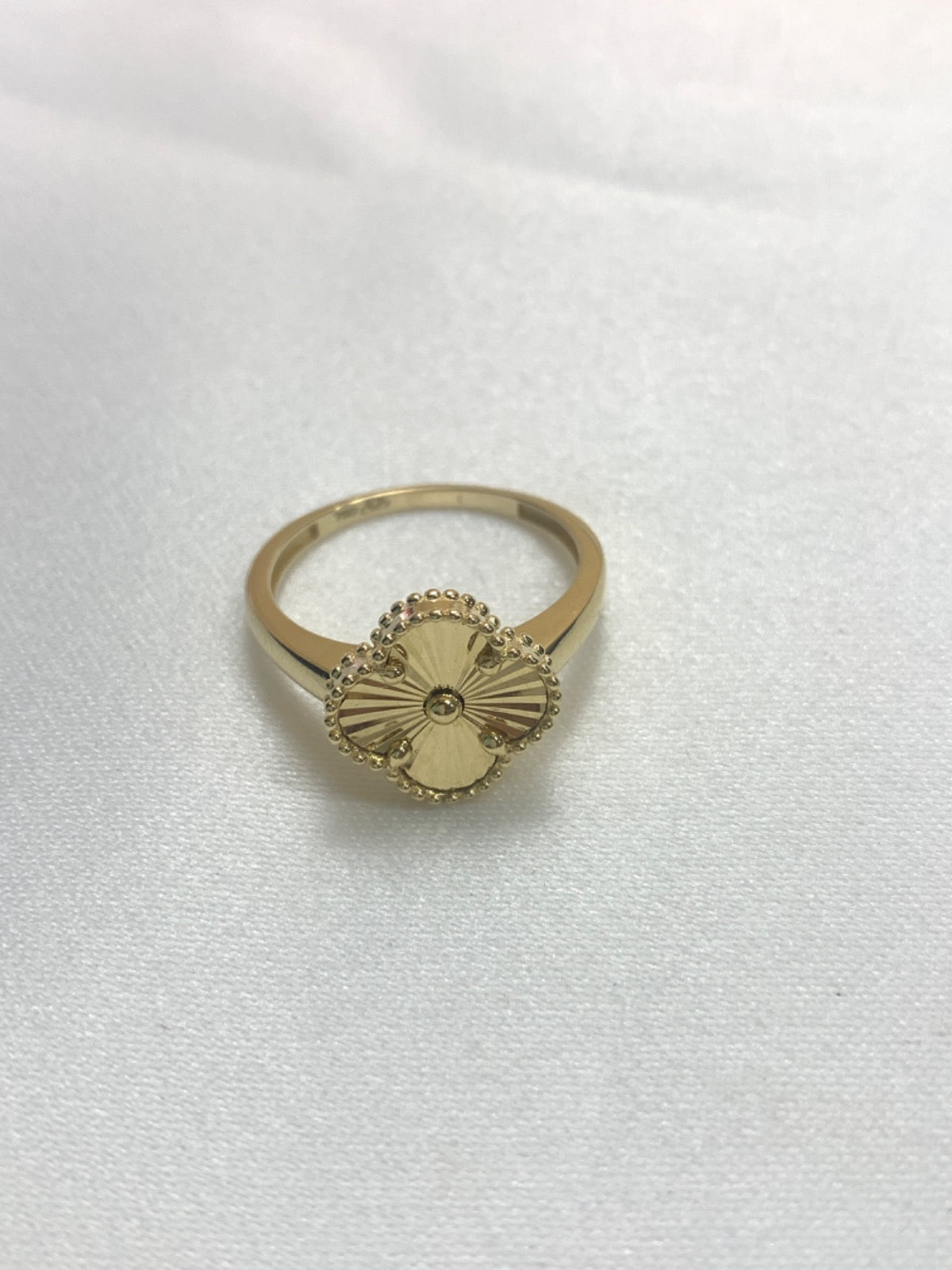 18K Yellow Gold Ring