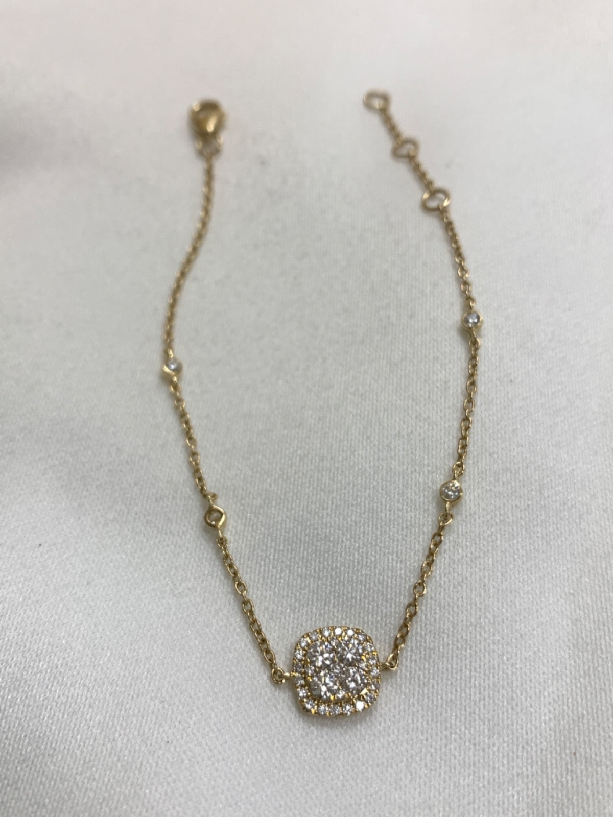 14K Yellow Gold Bracelet with Diamond