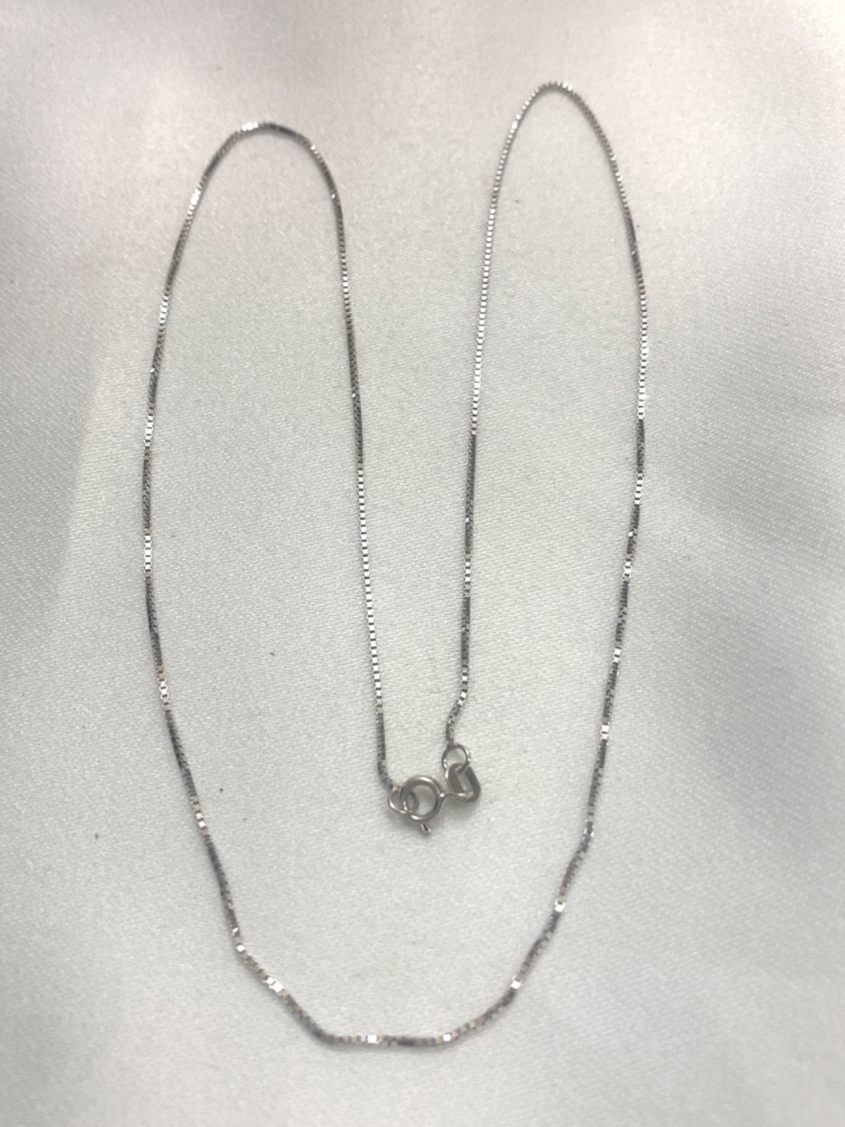 18K White Gold Chain
