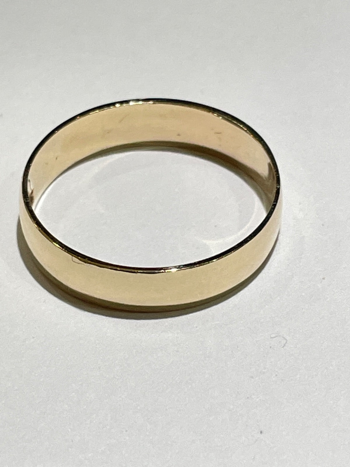 18K Yellow Gold Wedding Band