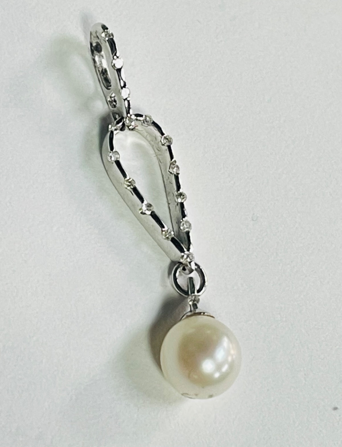 14K White Gold Pendant with Pearl