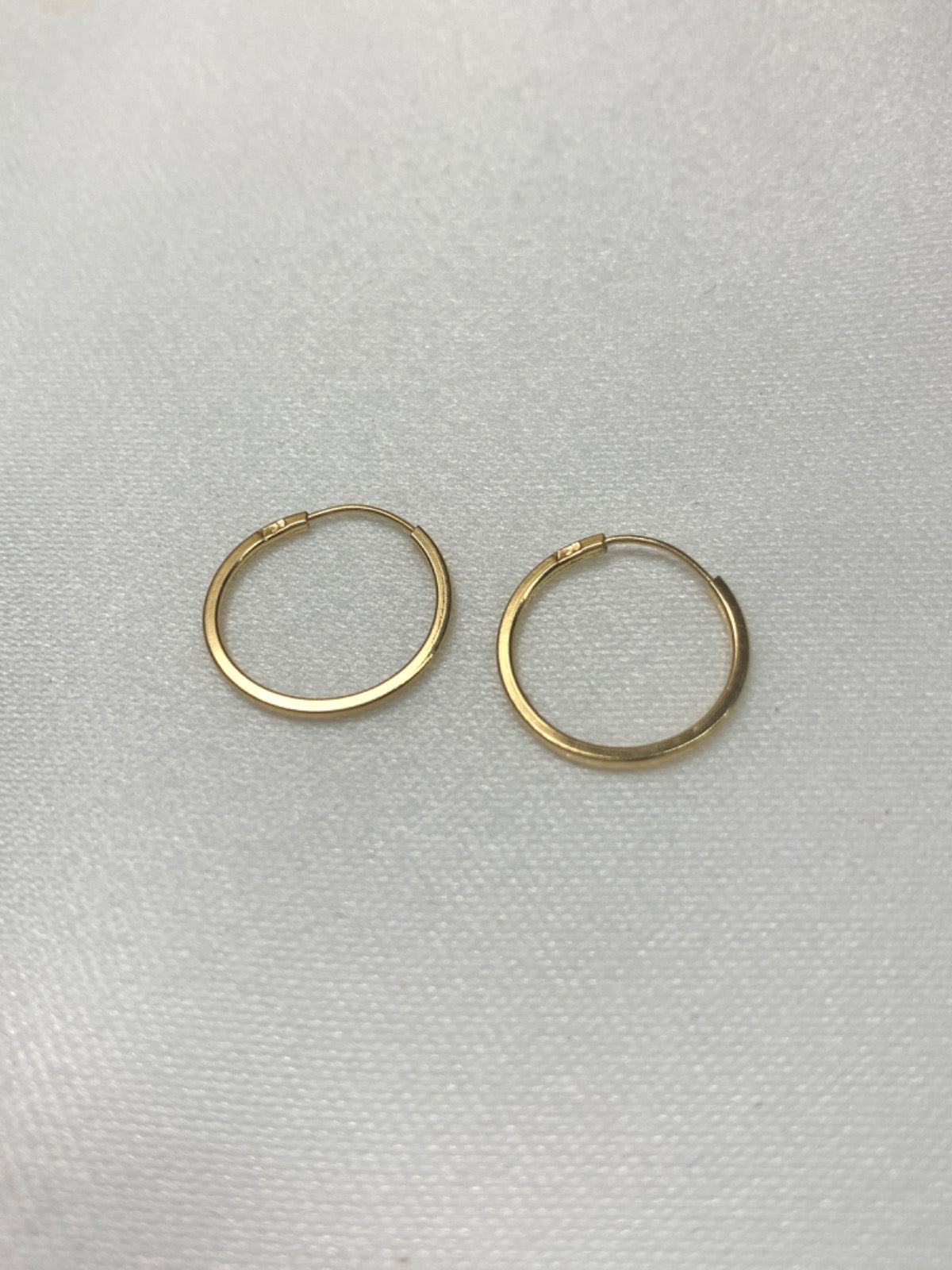18K Yellow Gold Earring