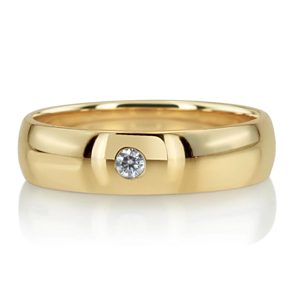 18K Yellow Gold Wedding Band with Diamond