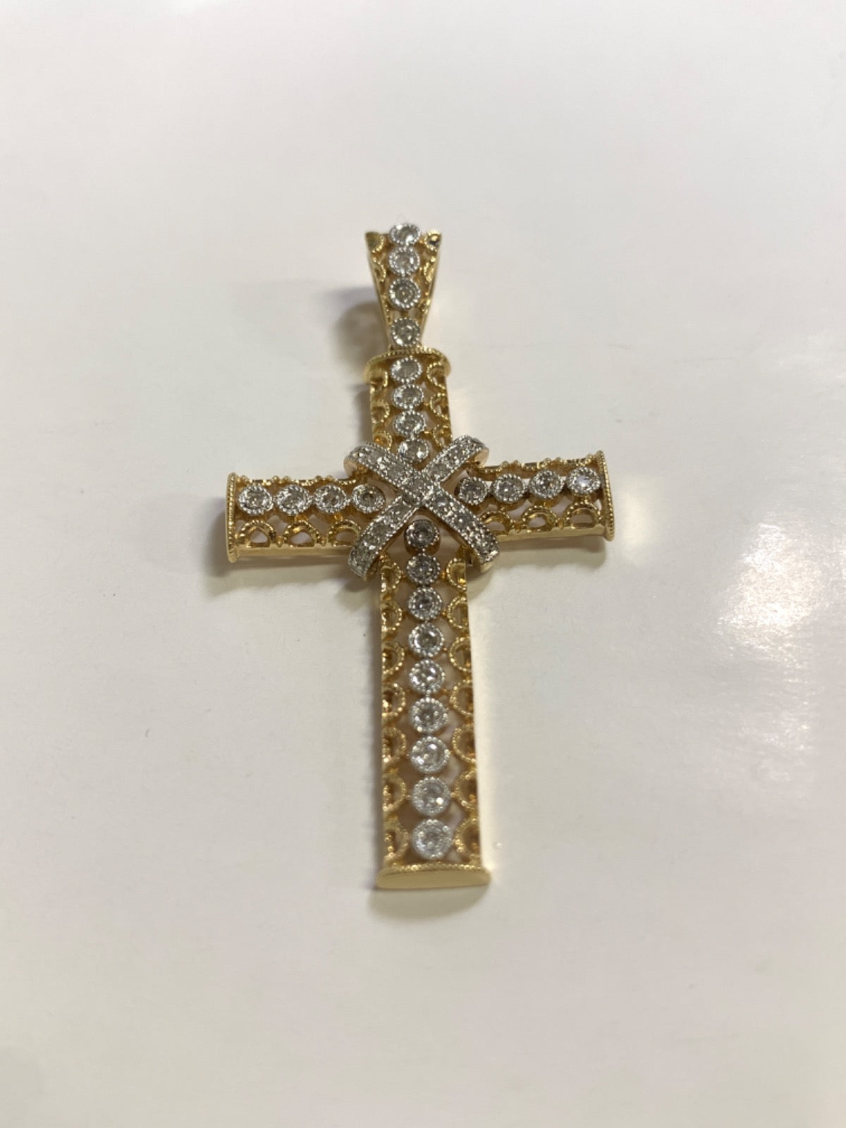 14K Yellow Gold Pendant with Diamond