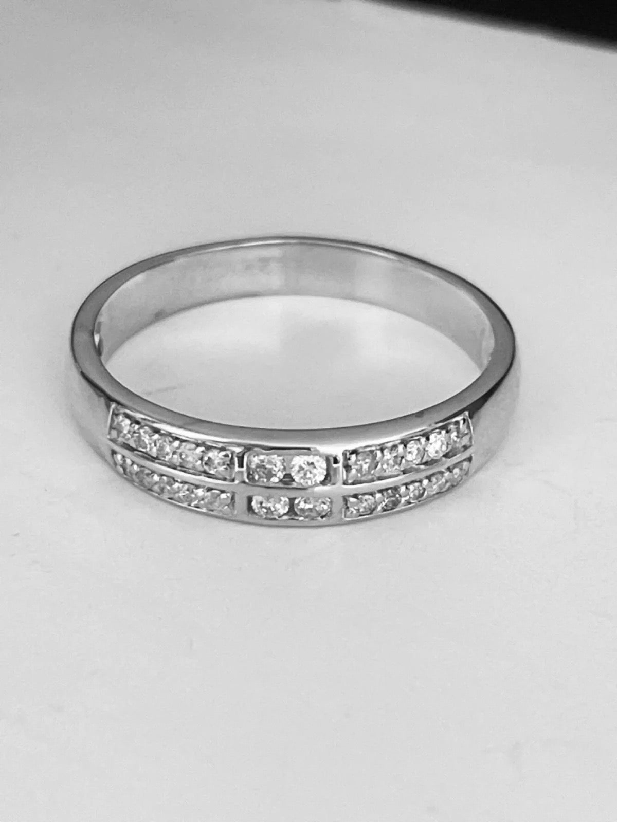 14K White Gold Ring with Diamond