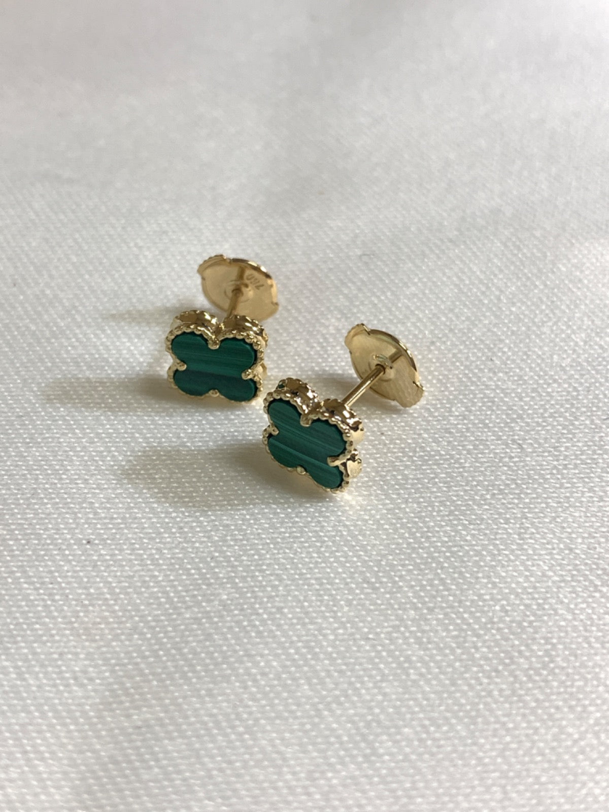 18K Yellow Gold Clove Earring with Malachite