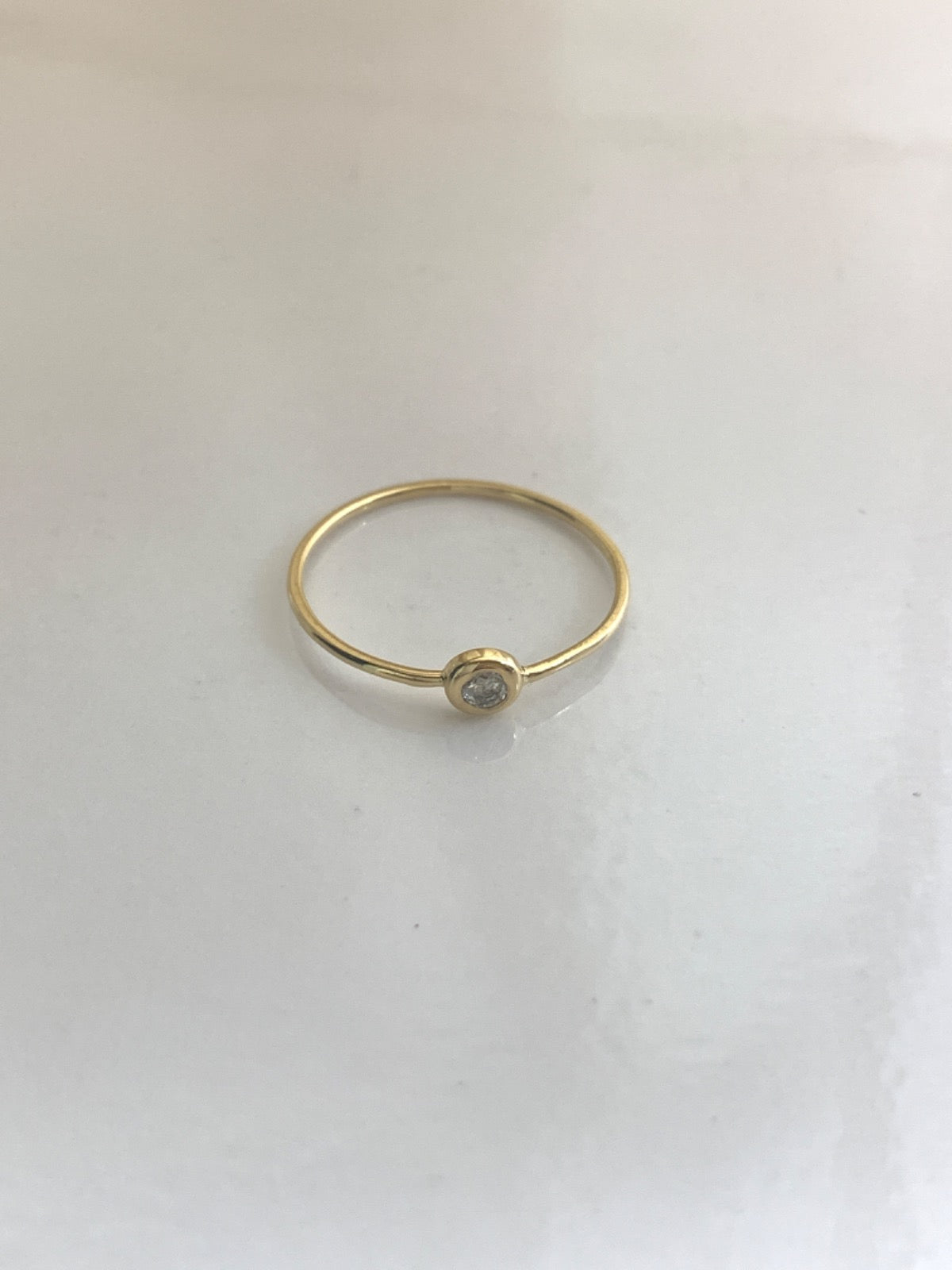 18K Yellow Gold Ring with Diamond