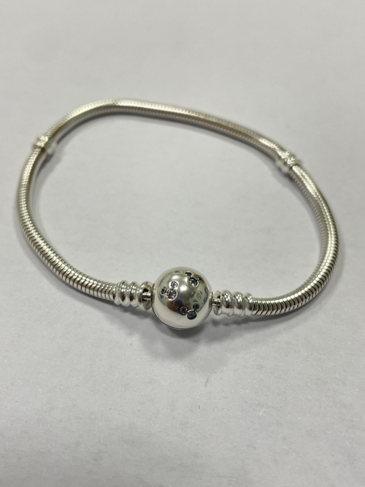 White Silver Pandora Model Bracelet