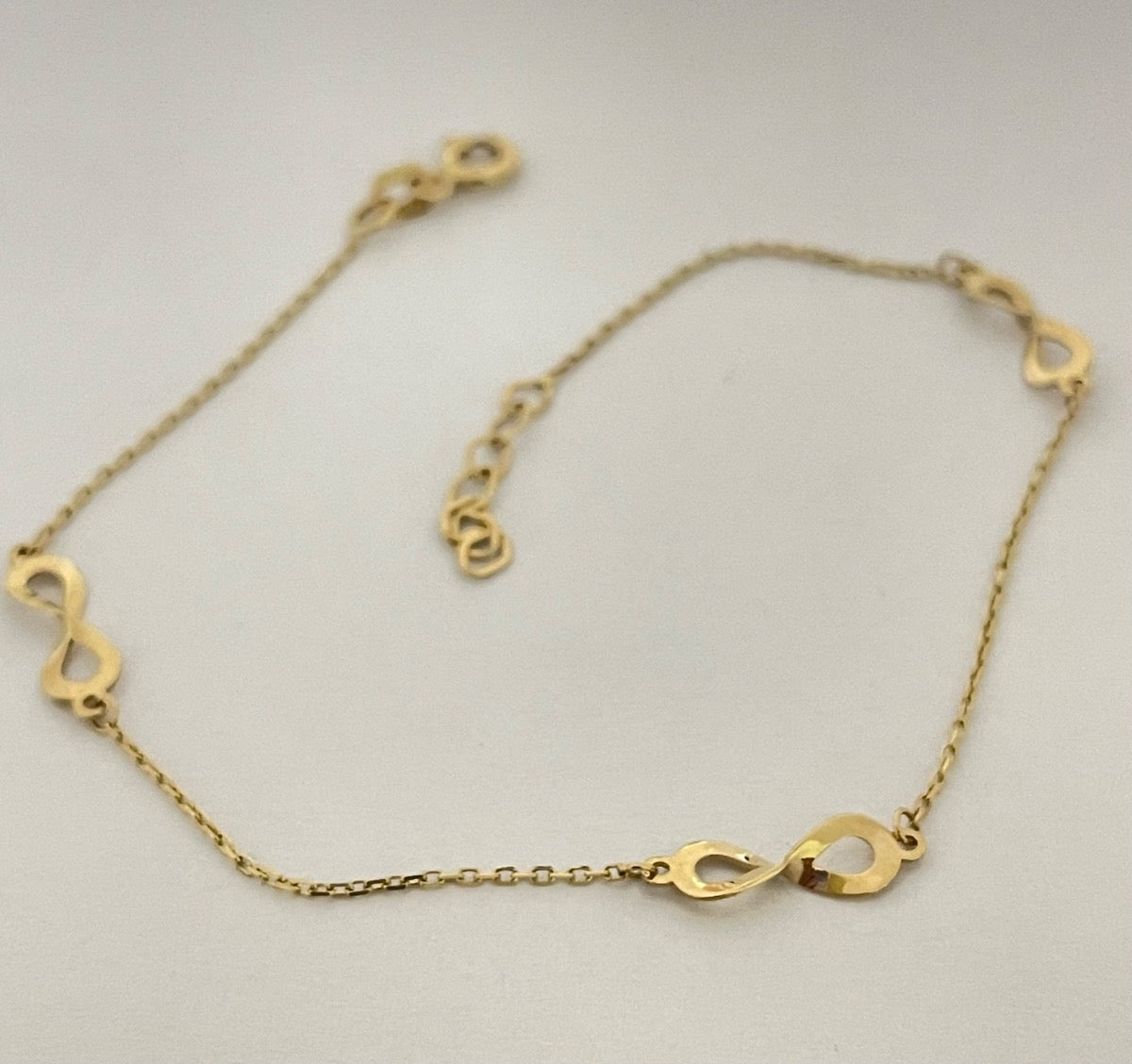 18K Yellow Gold Infinity Bracelet