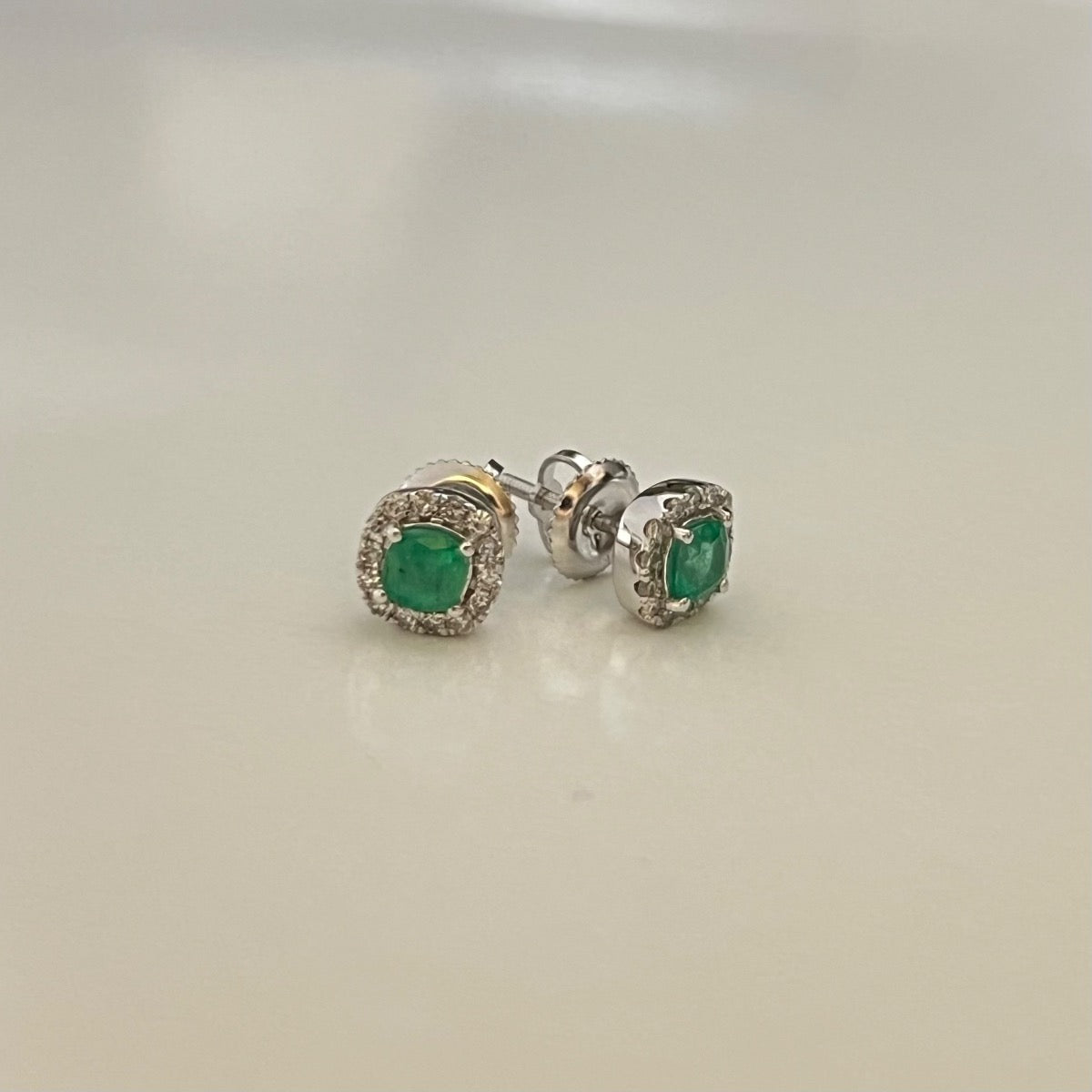 14K White Gold Earring with Emerald