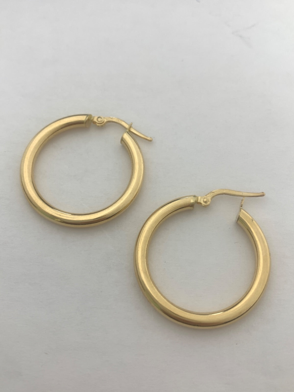 18K Yellow Gold Hoop Earrings