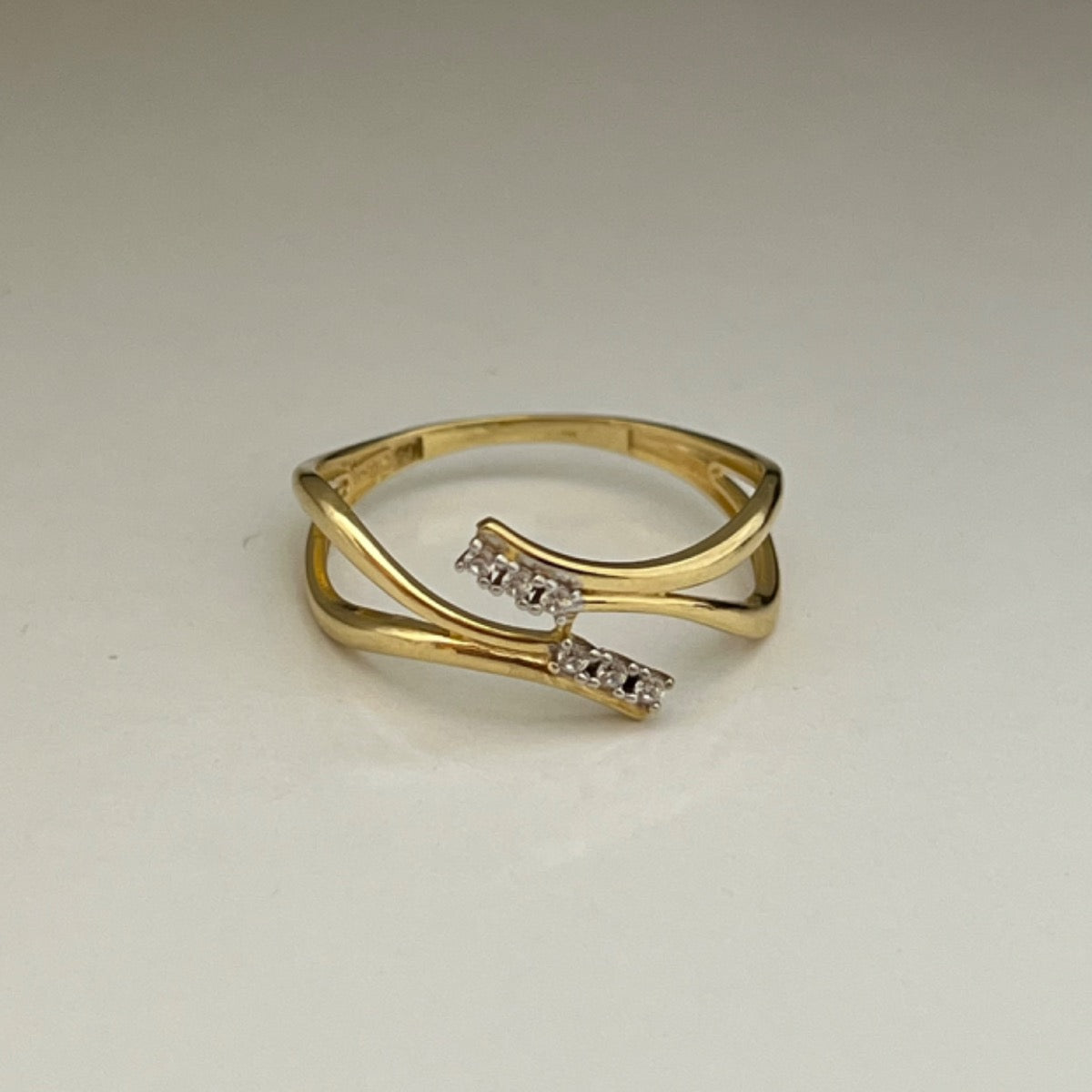 18K Yellow Gold Ring with CZ