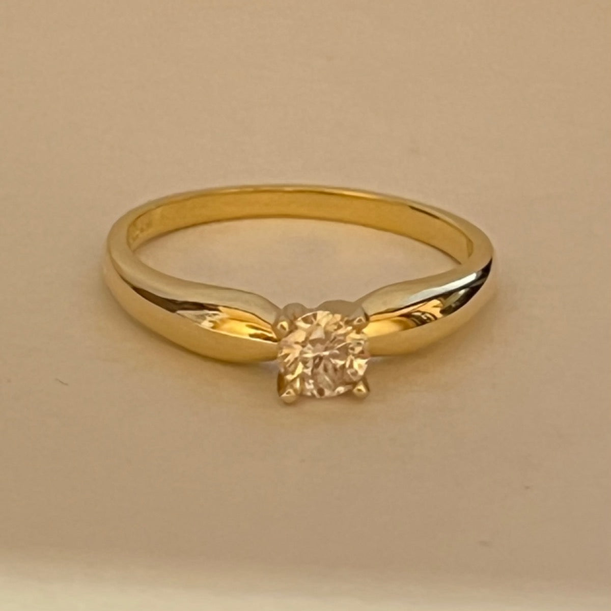 18K Yellow Gold Engagement Ring with Diamond