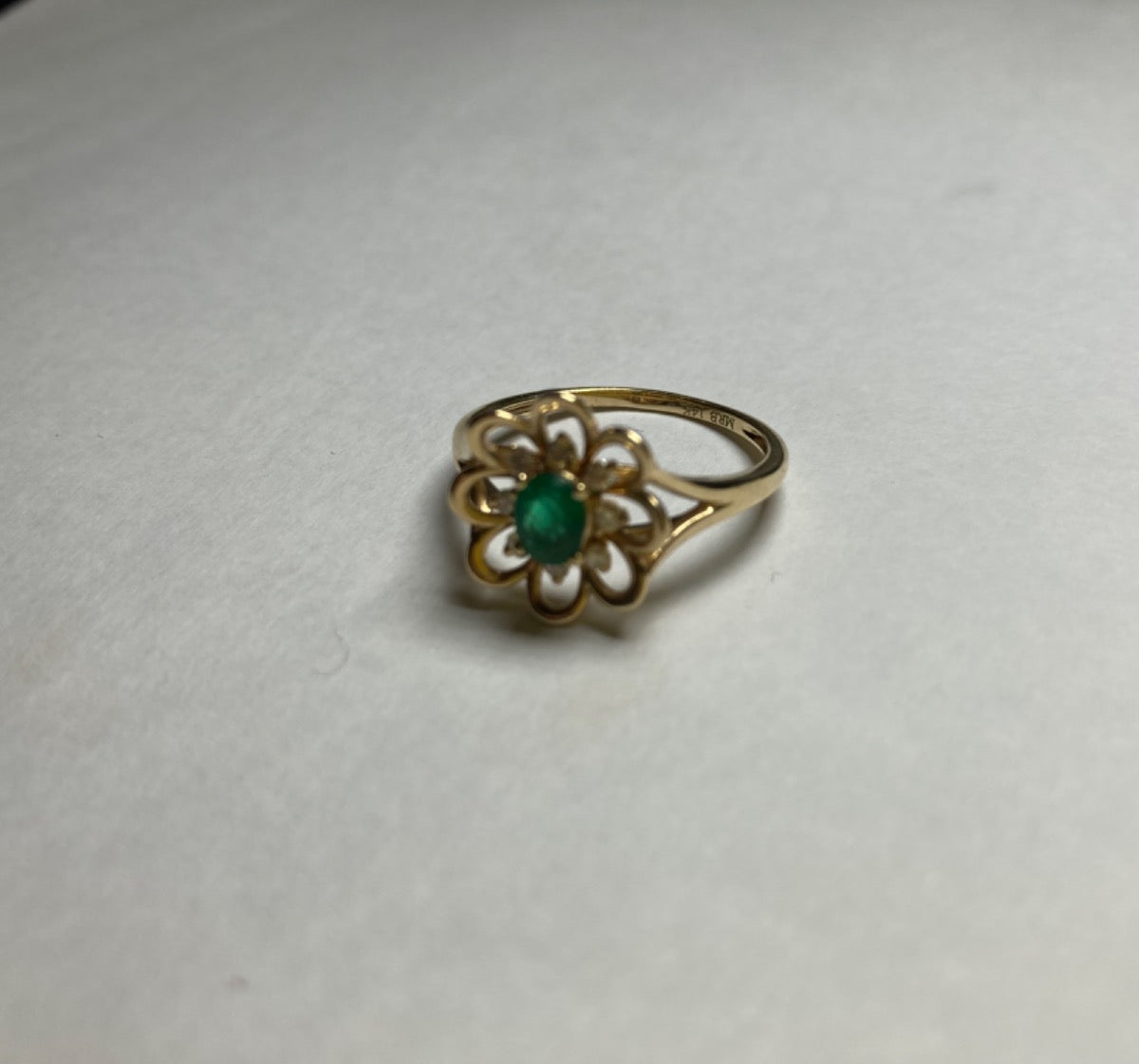 14K Yellow Gold Ring with Diamond and Emerald