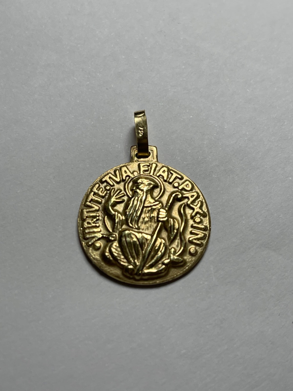 18K Yellow Gold “São Bento” Pendant