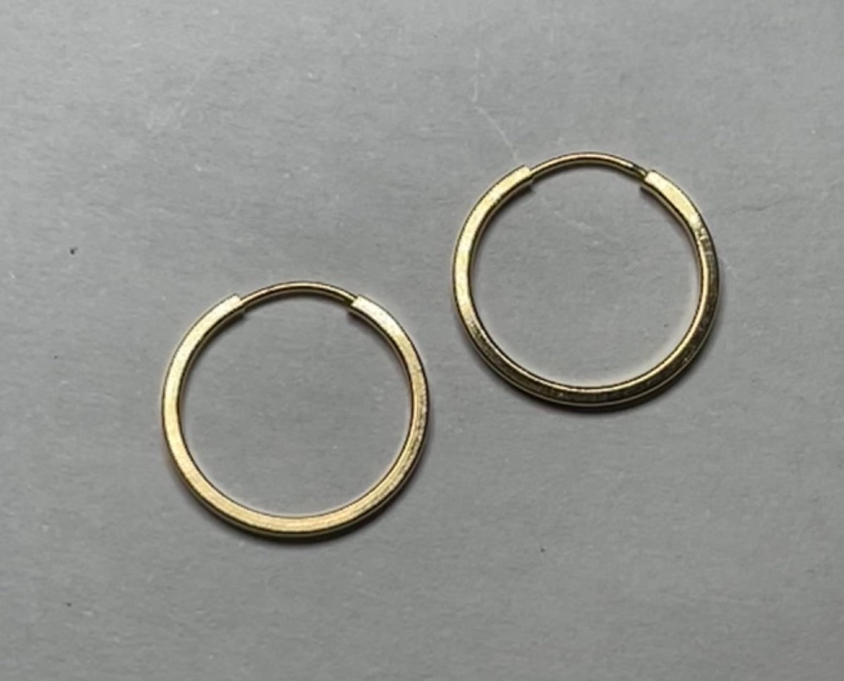 18K Yellow Gold Hoops Earring