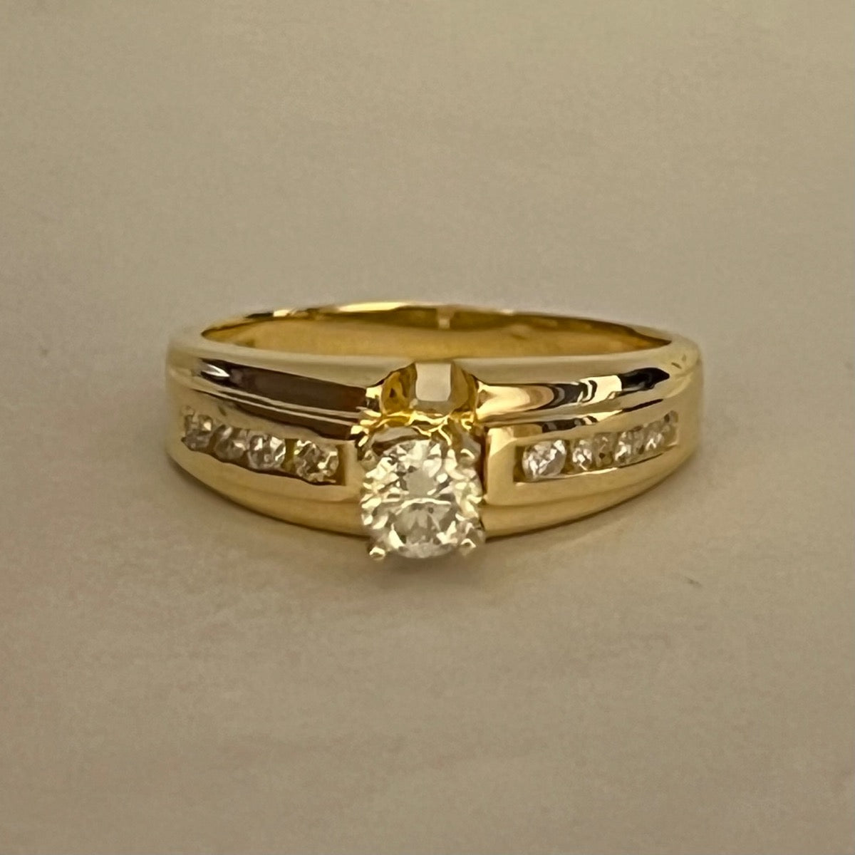 18K Yellow Gold Engagement Ring with Diamond