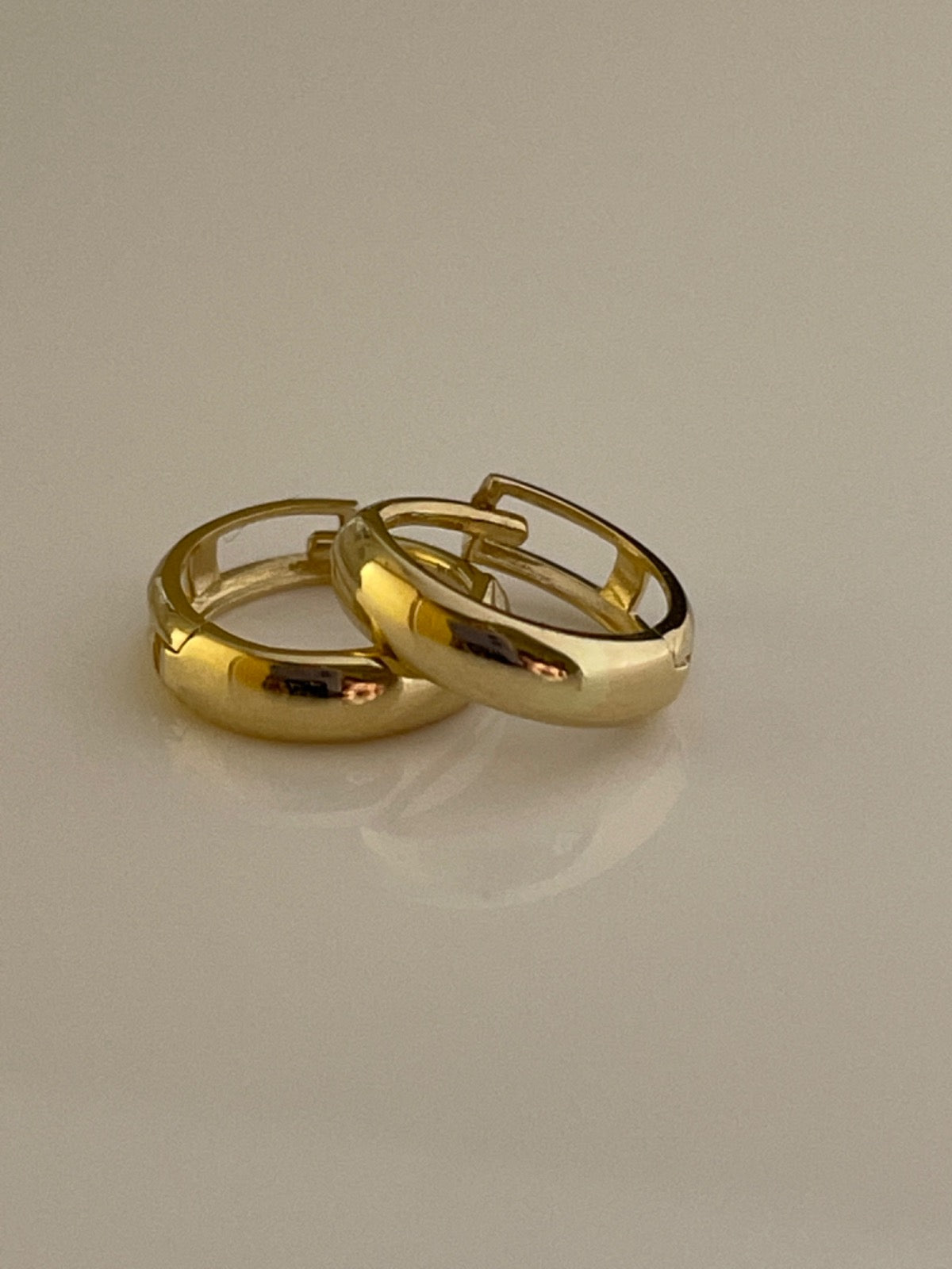 14K Yellow Gold Hoop Earring