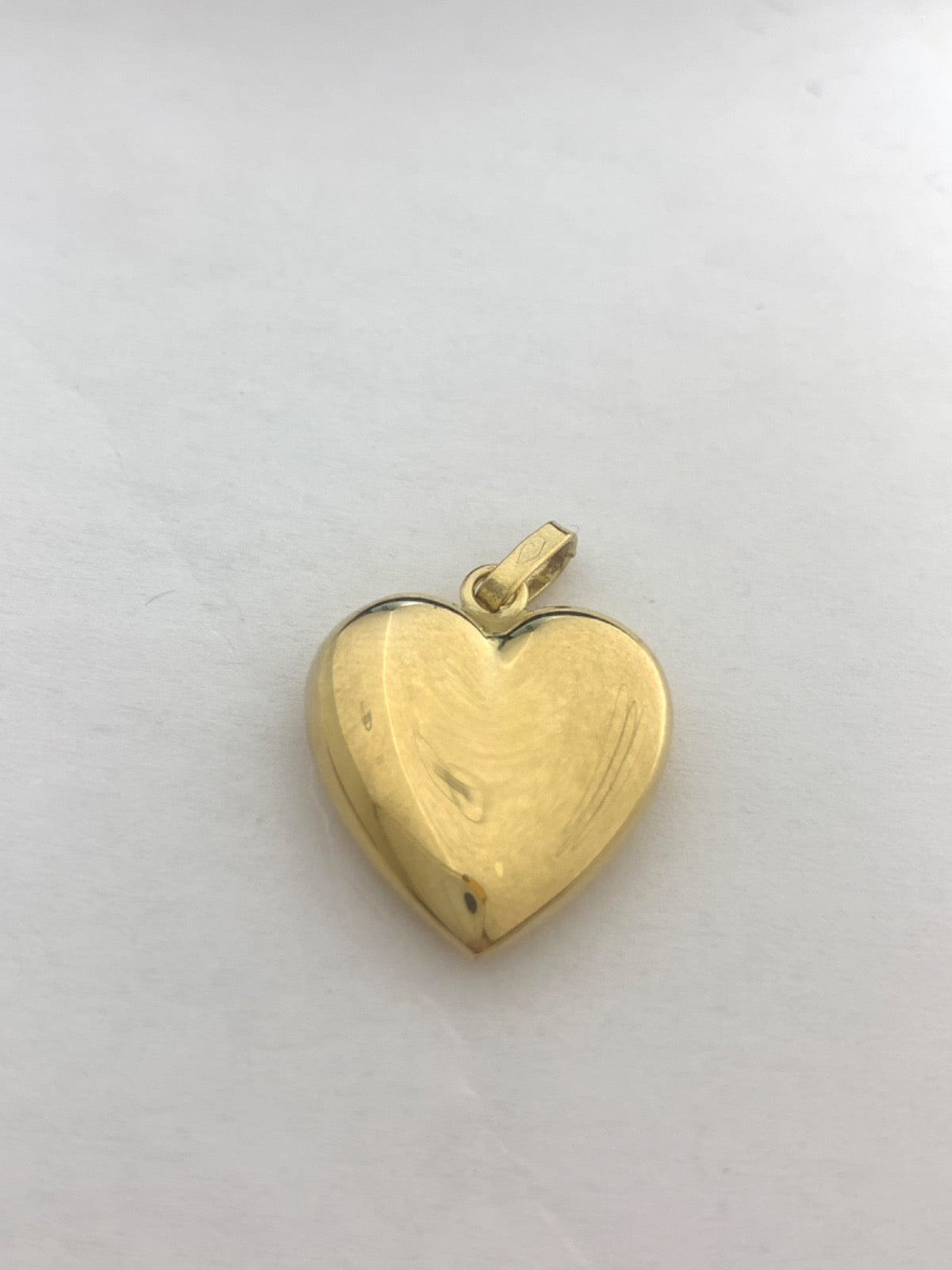 18K Yellow Gold Pendant