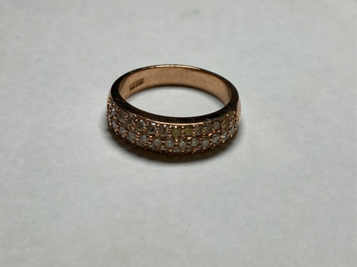 18K Rose Gold Ring with Diamond