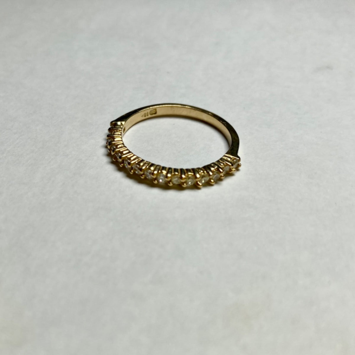 18K Yellow Gold Ring with Diamond