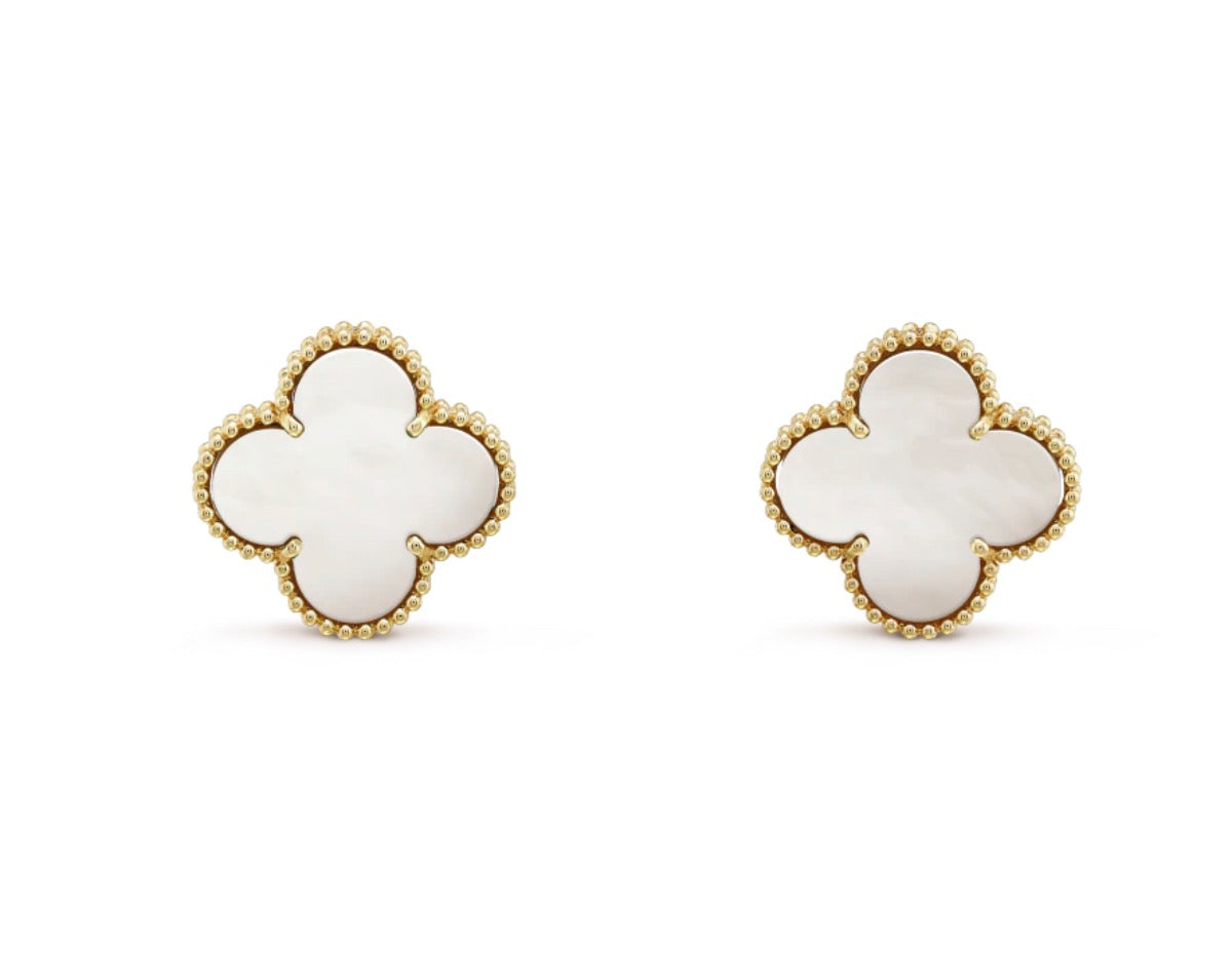 18K Yellow Gold Earring with Mother Of Pearl
