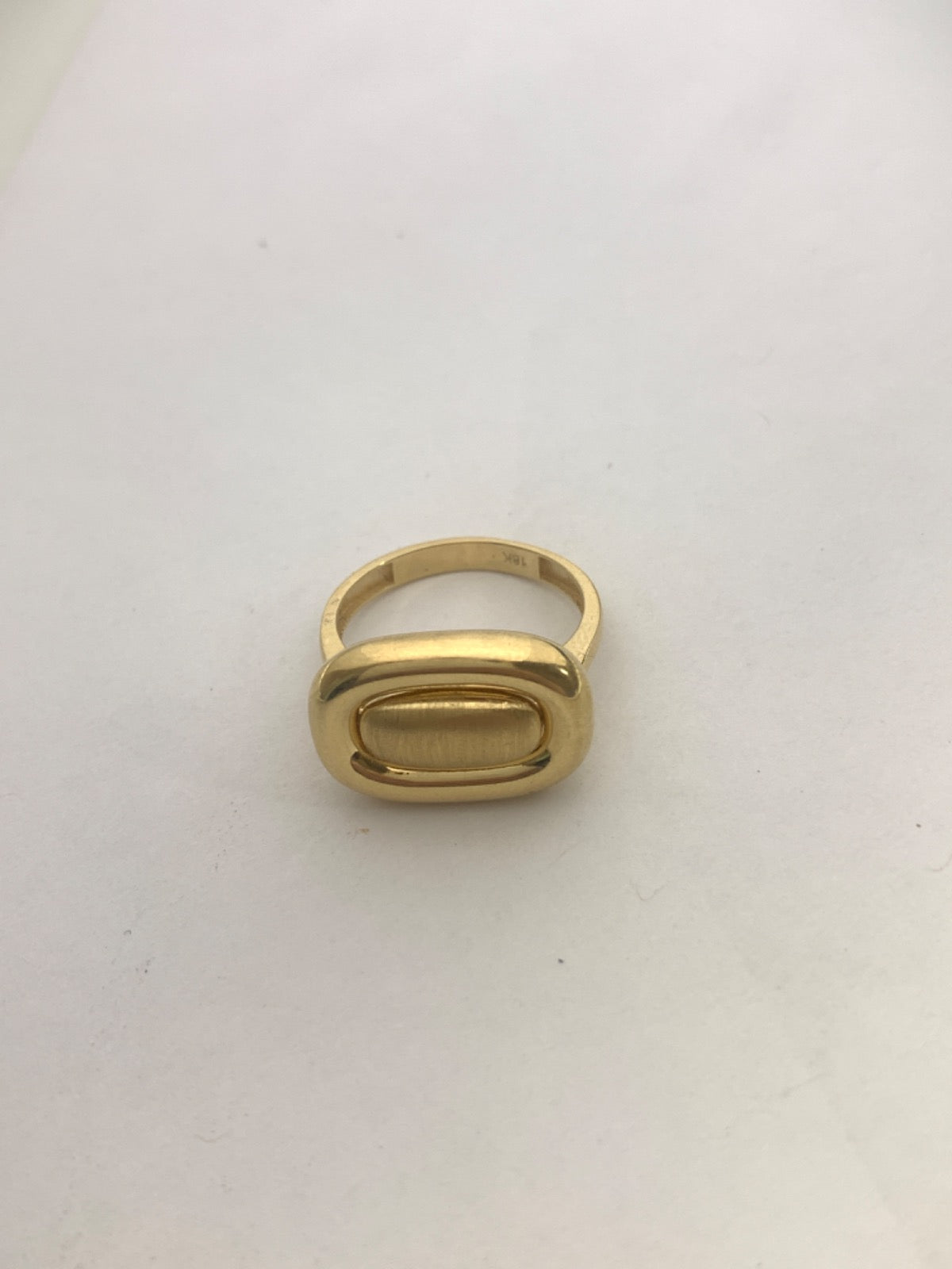 18K Yellow Gold Ring