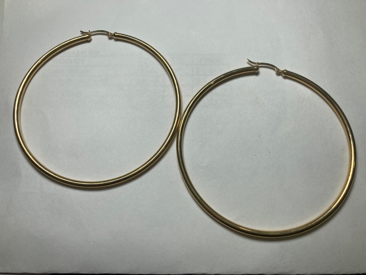 18K Yellow Gold Earring