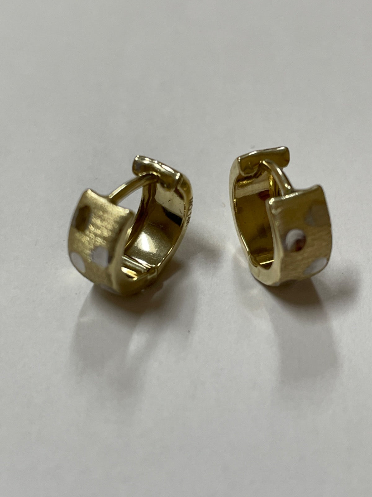 14K Yellow Gold Hoop Earring