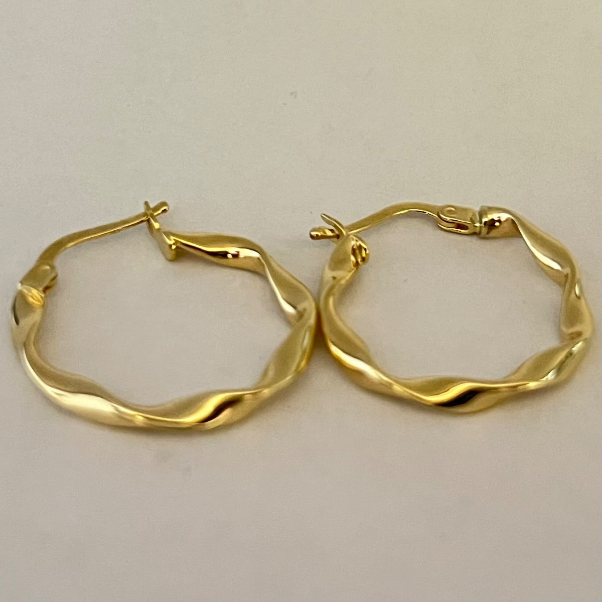 14K Yellow Gold Hoop Earring
