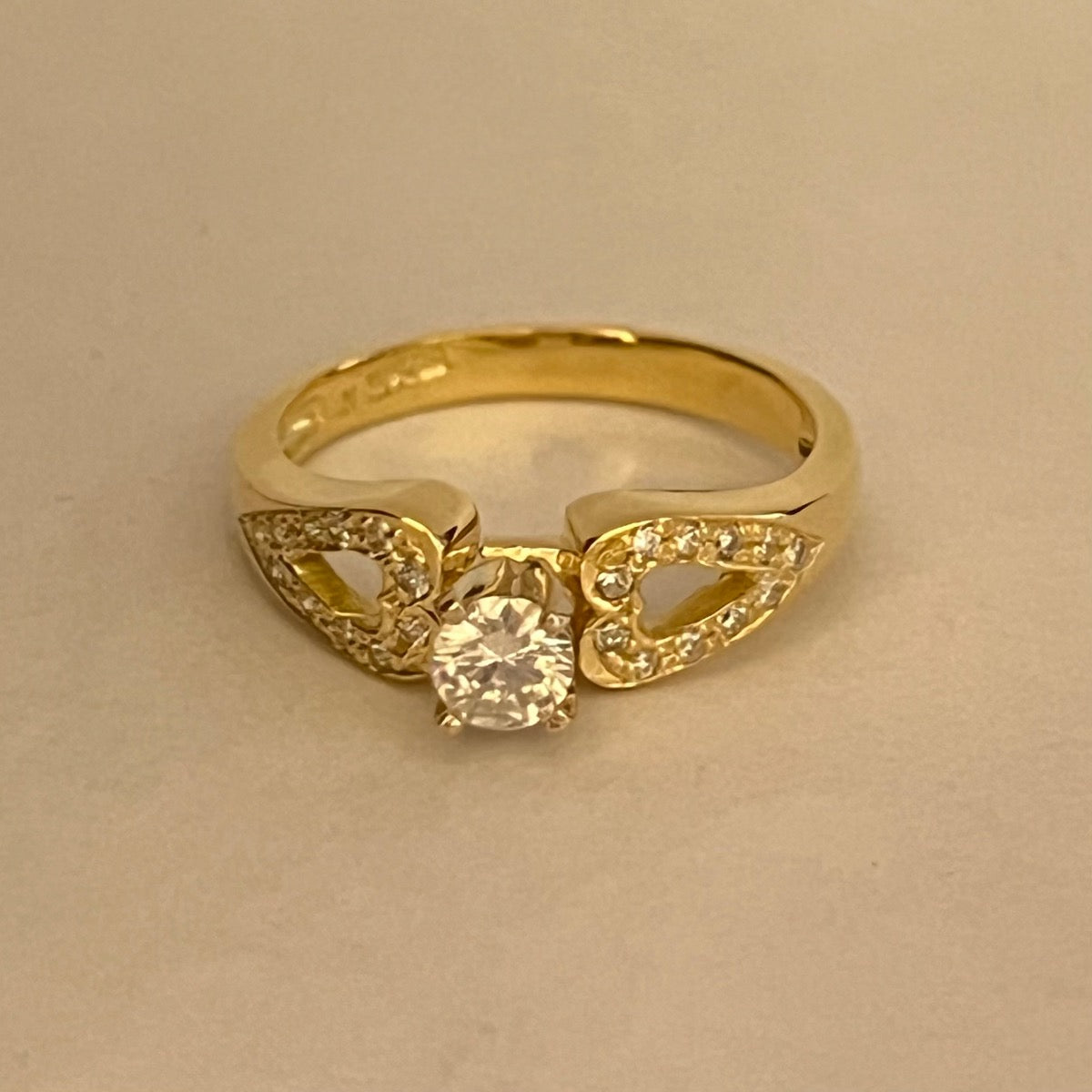 18K Yellow Gold Engagement Ring with Diamond