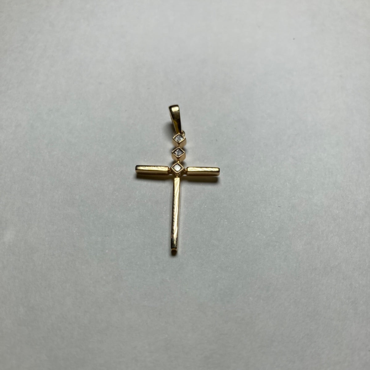 14K Yellow Gold Pendant with Diamond