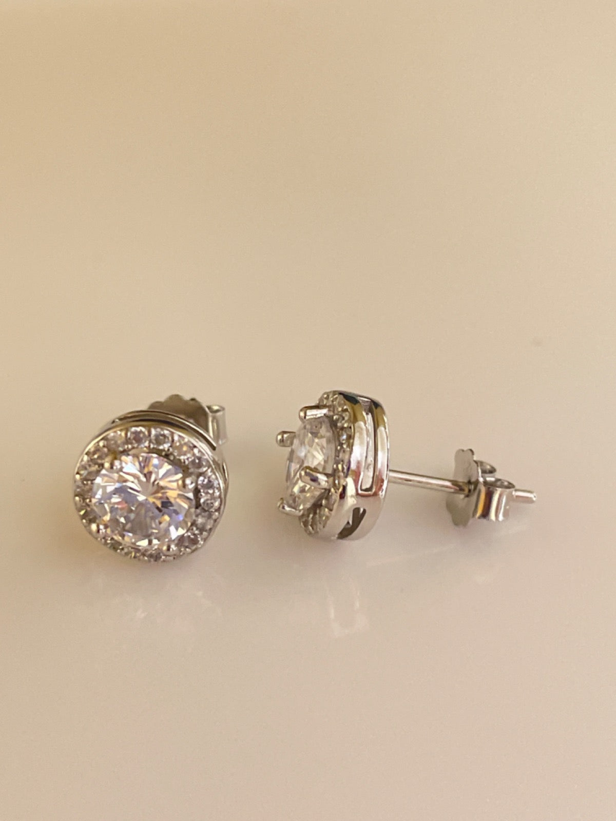 White Silver Earring with CZ