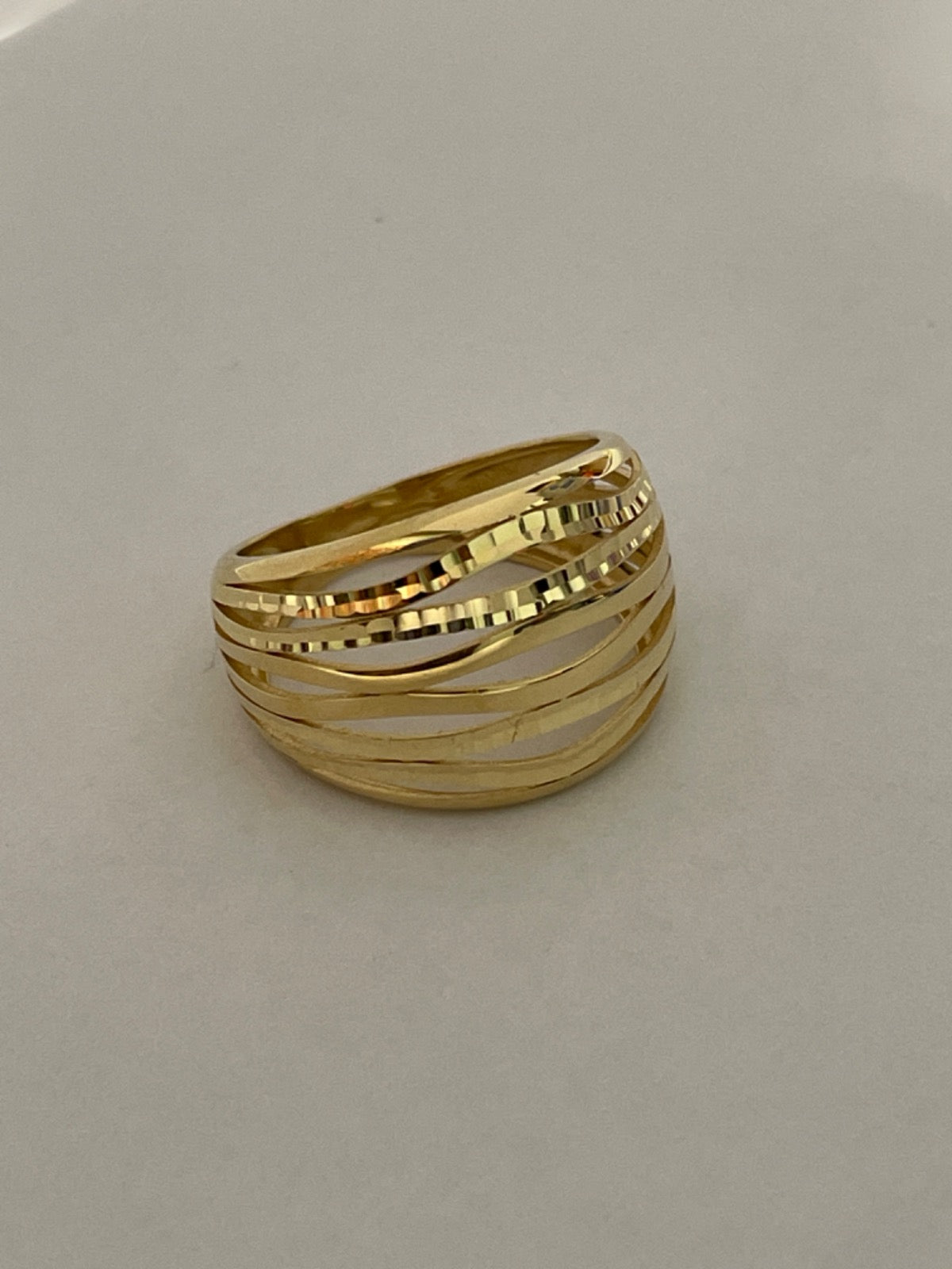 18K Yellow Gold Diamond Cut Ring