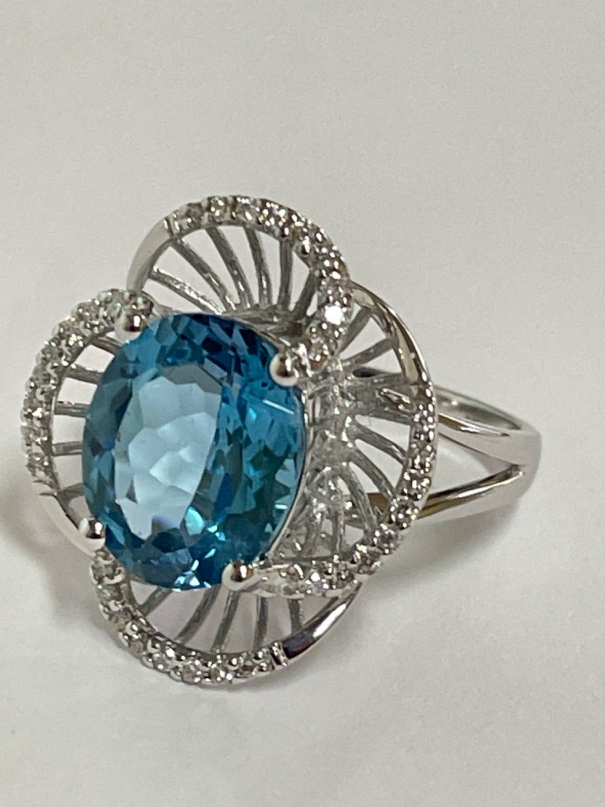 14K Yellow Gold Flower Ring with Diamond and Topaz