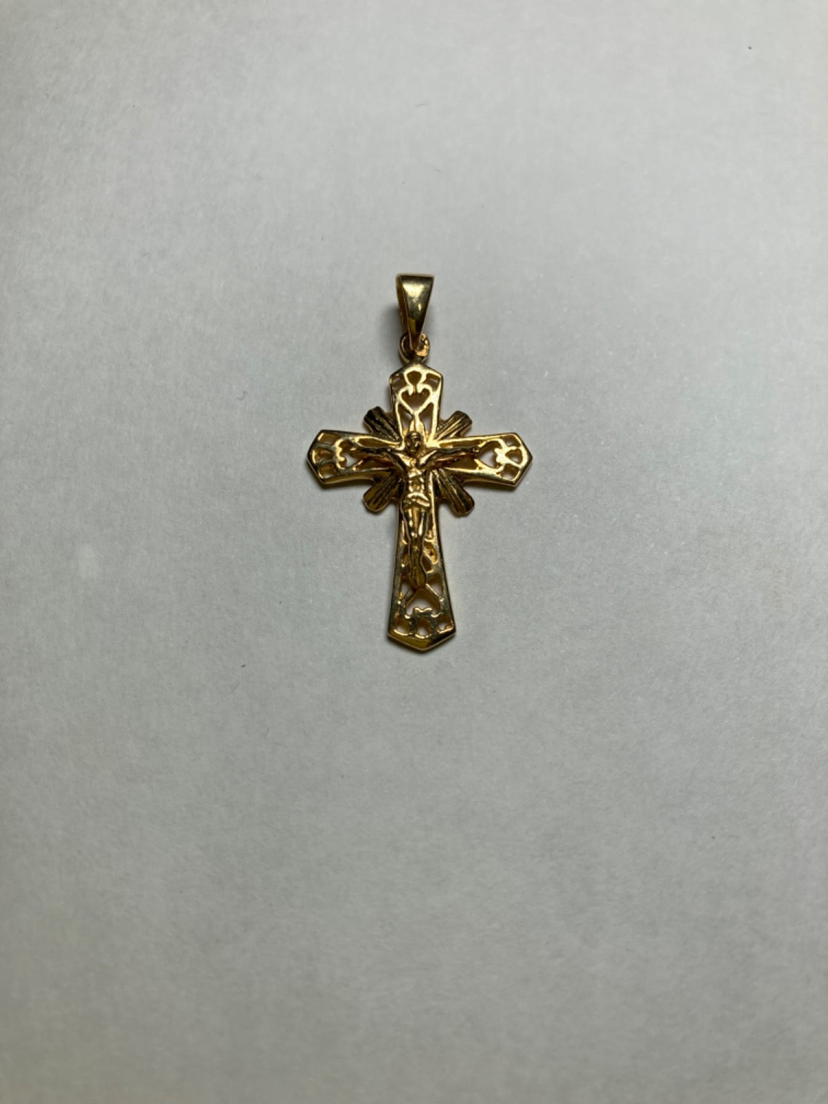 19K Yellow Gold Pendant