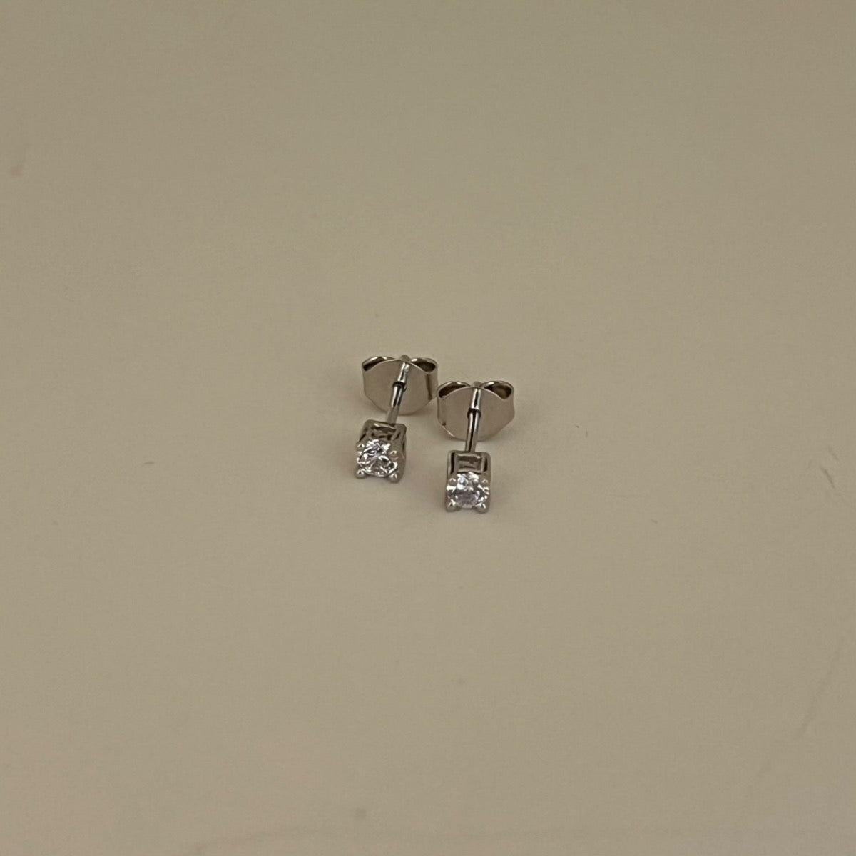 White Silver 3mm Earring with CZ