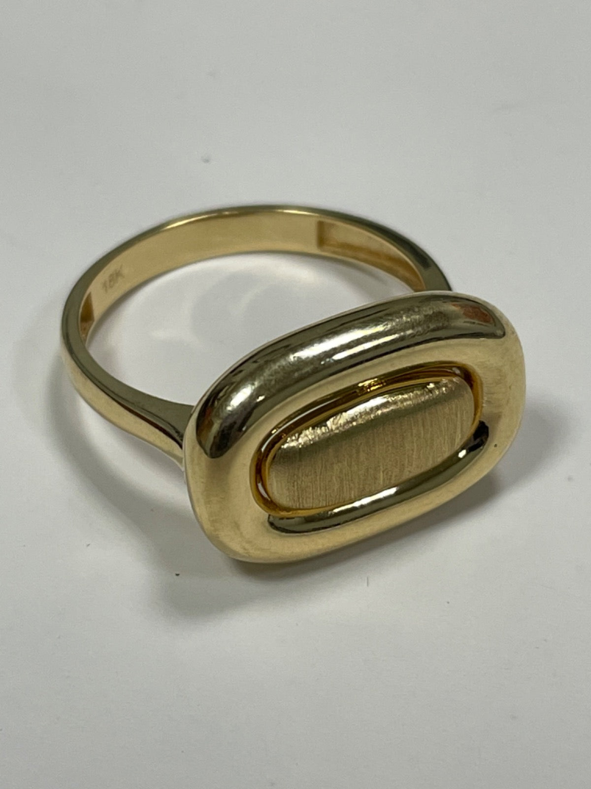 18K Yellow Gold Ring