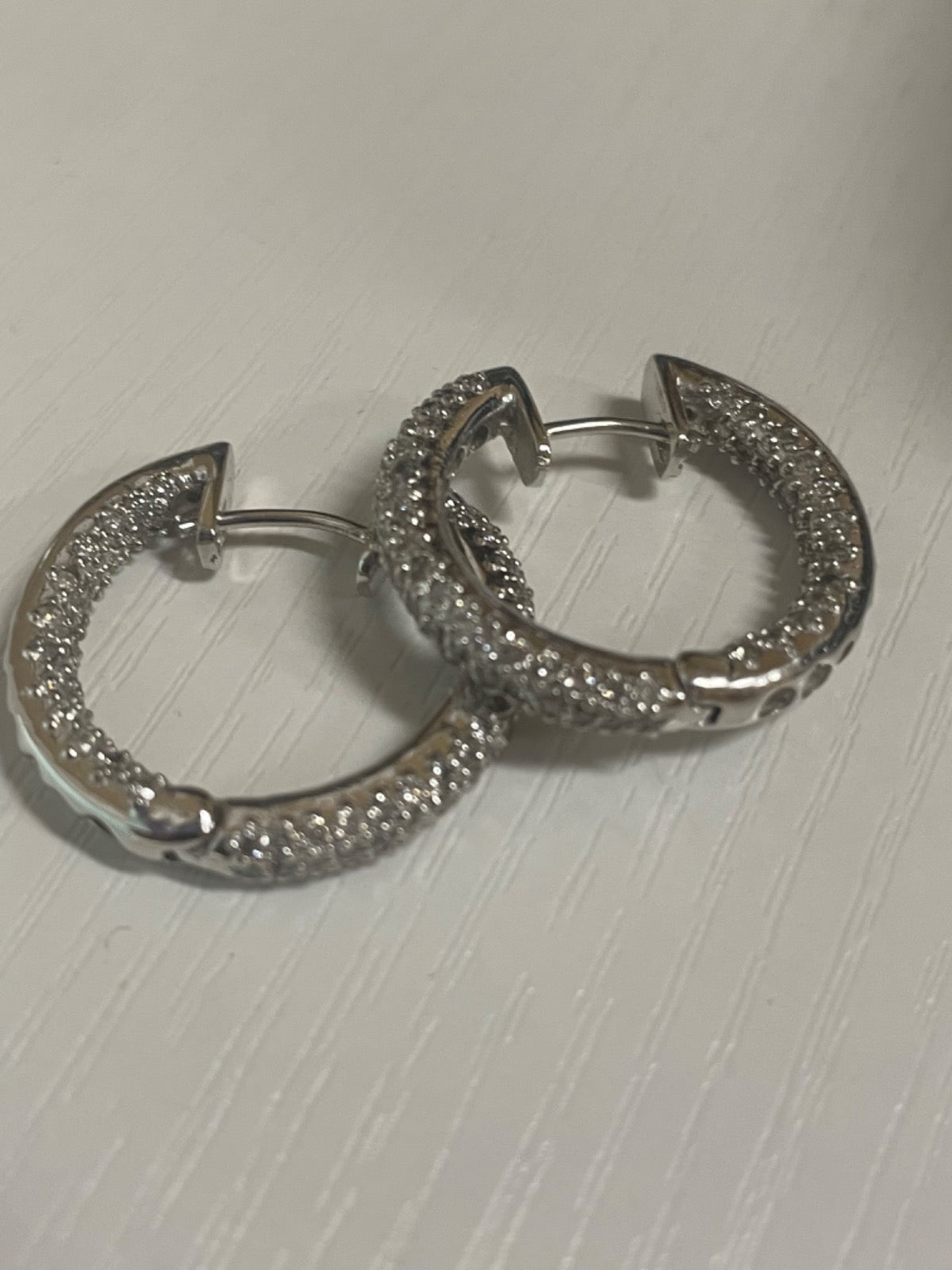 18K White Gold Earring with Diamond